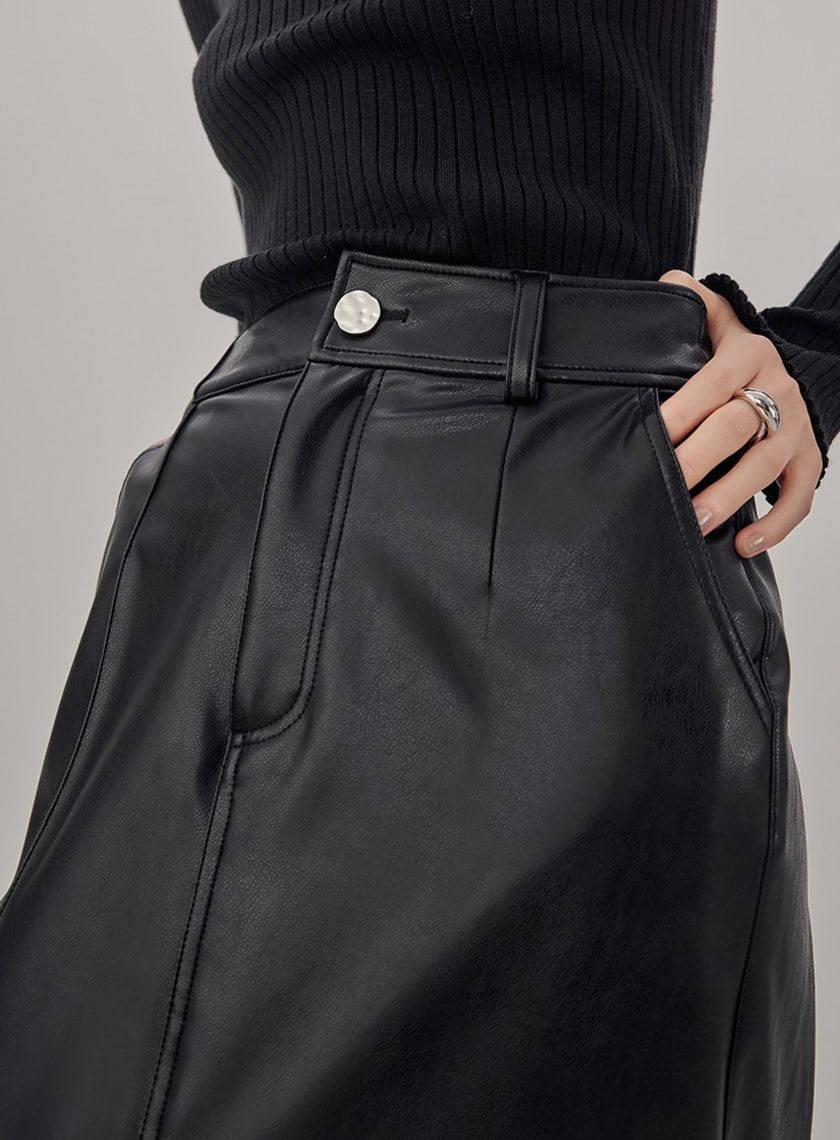 俐落前開岔皮革窄裙